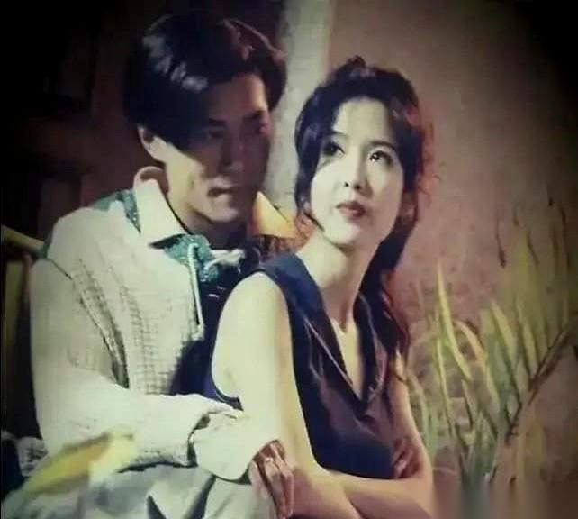 很多人都不知道，古天乐的第一次出头，源自一杯咖啡。
1994年，TVB的录影棚里