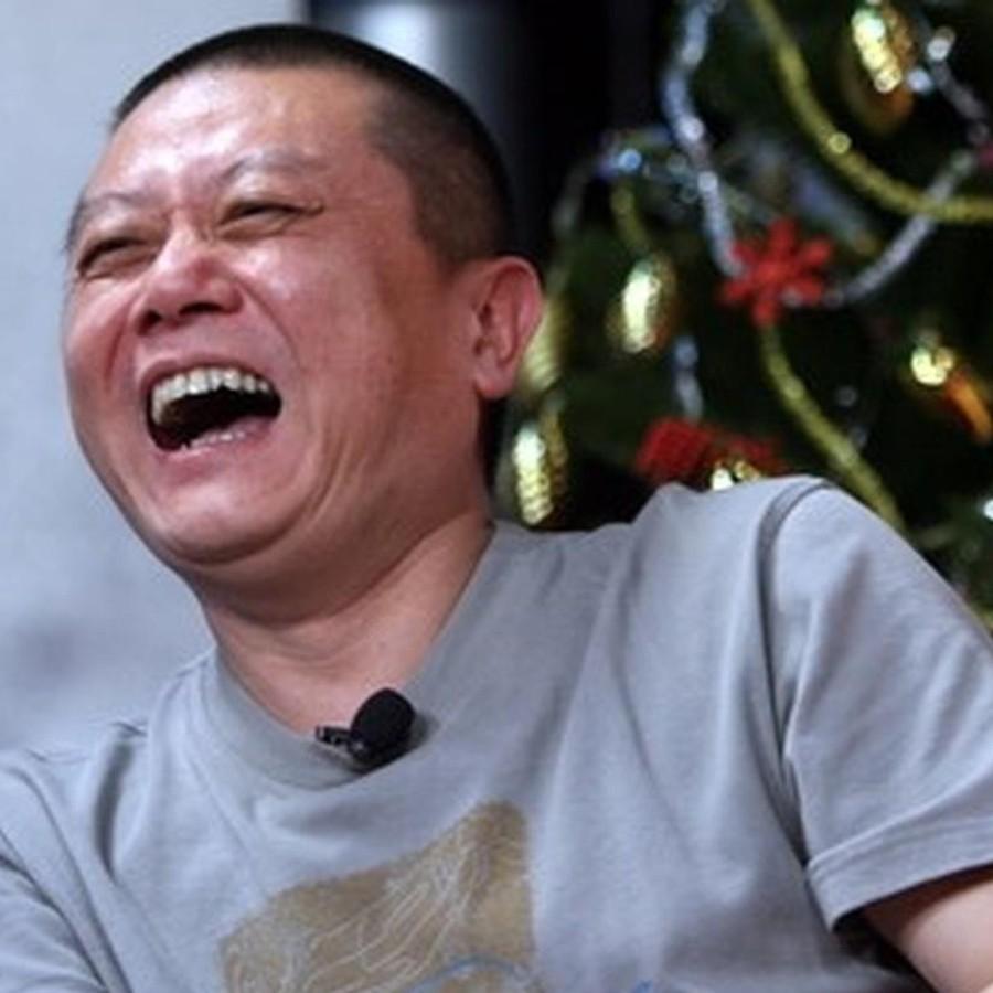 突然觉得统一台湾省的建议，王朔的思路太妙了！他曾说，统一台湾不需要打仗，先宣布台