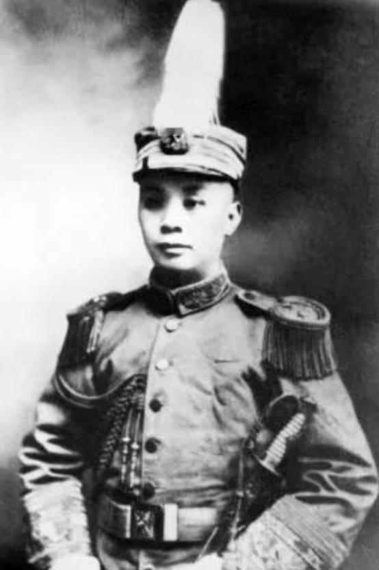 1949年11月初，贵州省主席谷正伦在撤逃前找卢焘维持贵阳秩序，不料卢焘却惨遭刘