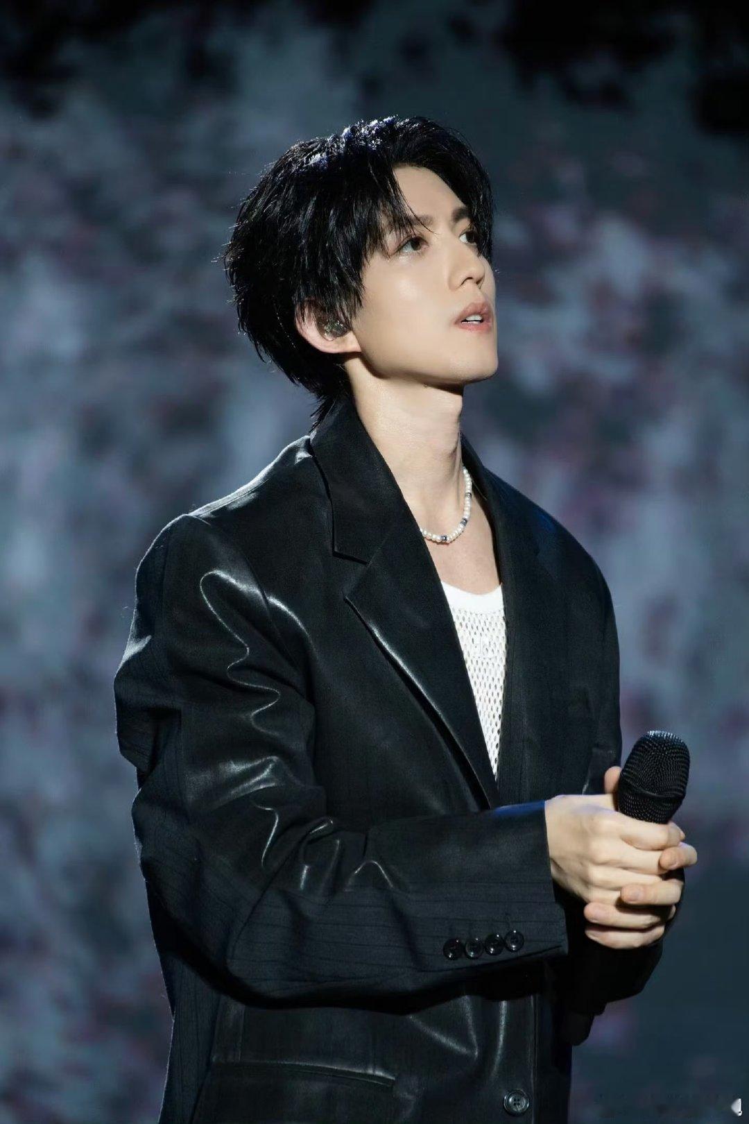 声生不息直播名场面！被夸《一直很安静》，颜人中只淡定说 “谢谢”，yoga 都急