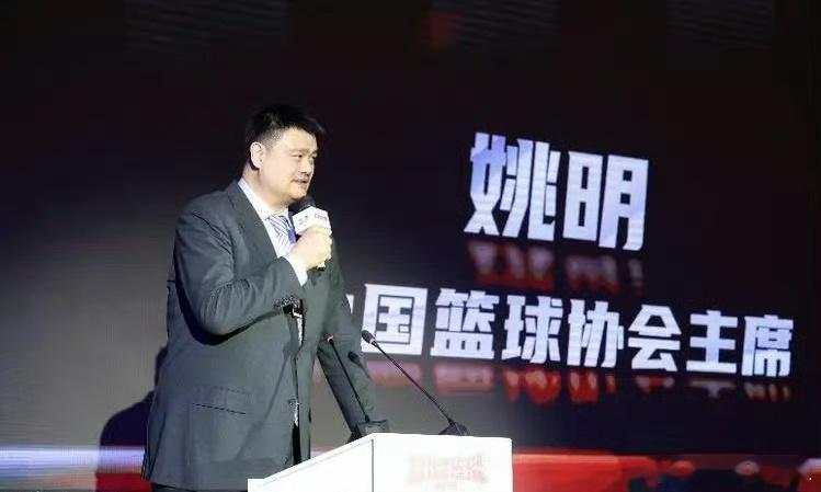 #曝姚明辞职#哦买噶 有网友爆料姚明申请辞去中国篮协主席一职，并已获得批准[傻眼