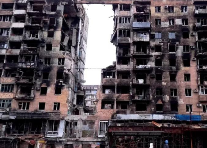 基辅气炸了，俄罗斯在马里乌波尔重建的住宅楼焕然一新，大量俄罗斯人正涌入那里，并买