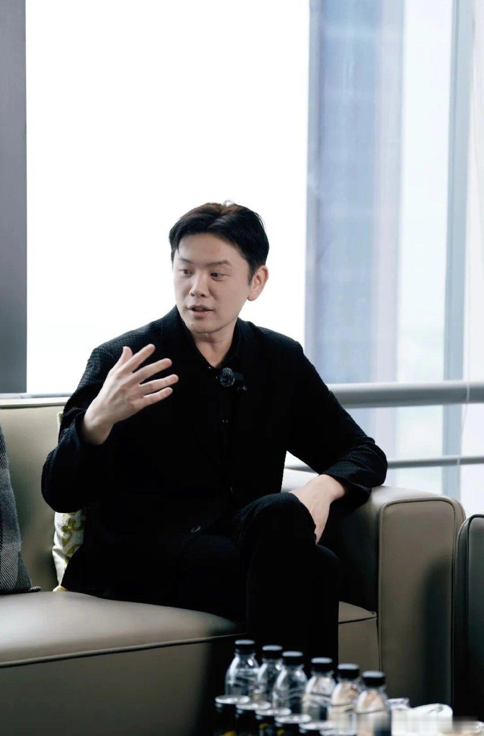 看着这个人很多人第一时间想到的模板是但我觉得更像孙宇晨语不惊人死不休追觅追觅造车