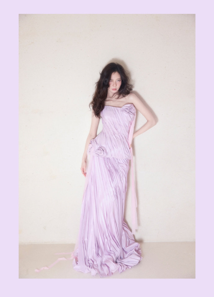 宋妍霏人鱼公主 宋妍霏紫色梦幻大片，简直就是人鱼公主 ​ ​​​