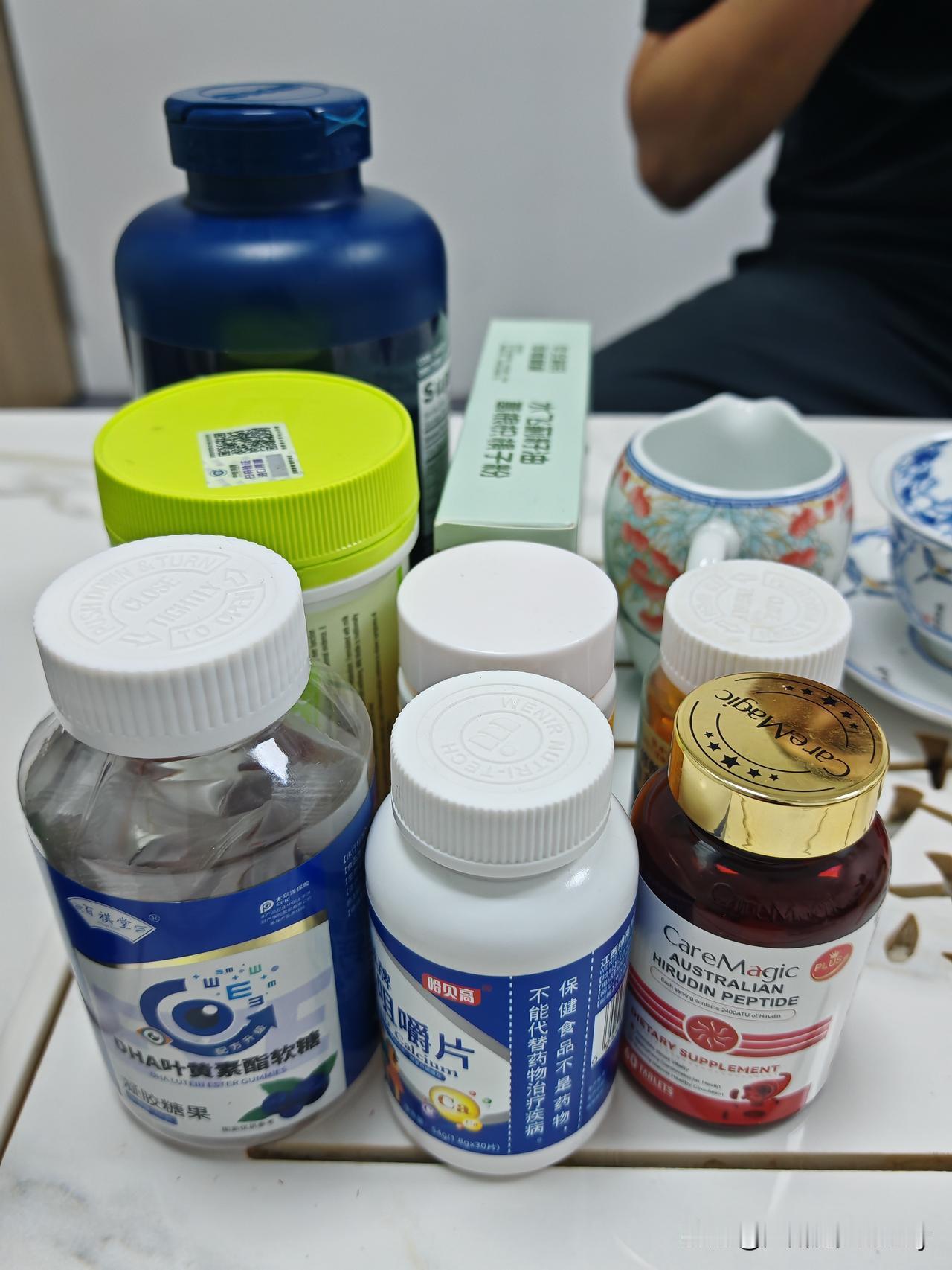 不管有用没用，先吃起来，总比干喝强，对吧？