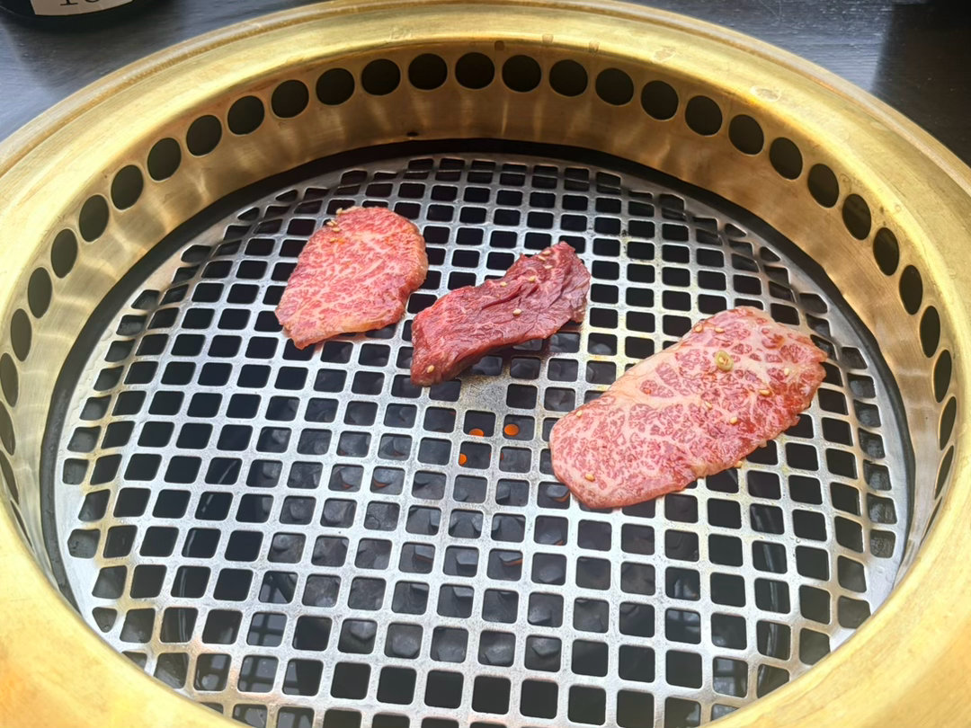 旗旗家今天的饭午休急头白脸吃个烤肉 日本·秋葉原