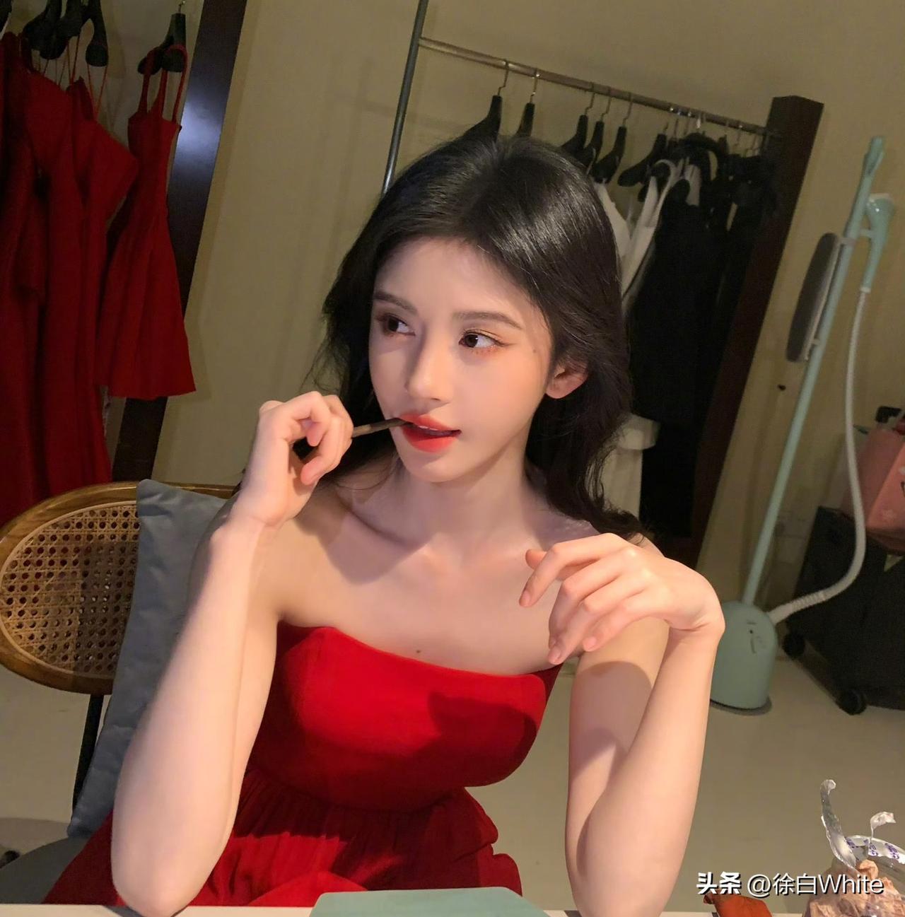 3月30日，鞠婧祎突登热搜，以后是303还是404，就看今天鞠婧祎怎么回应了！