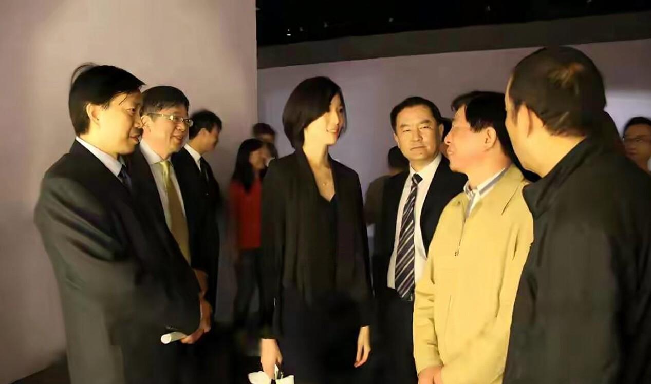 2014年，邓丽君的侄女邓永佳带着姑姑未了的乡愁，回到了魂牵梦萦的大陆故乡。
 
