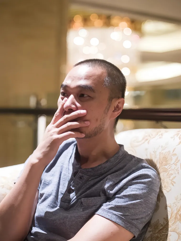 冯唐：多读书、多挣钱，少想没用的，时间最公平！刚刚刷到许绍雄先生的消息，心里愣了