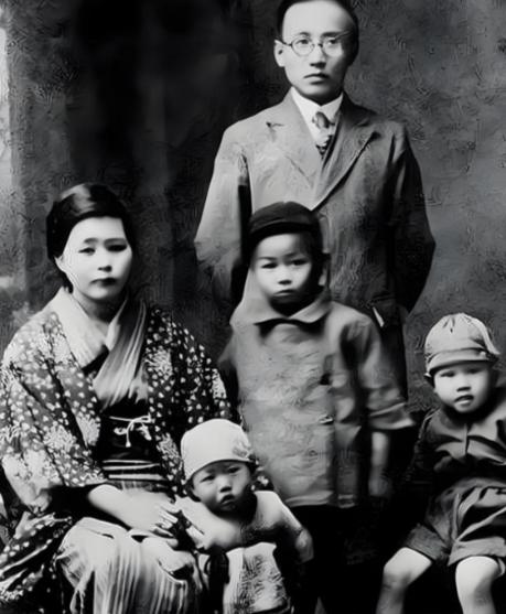 1978年，郭沫若在北京去世。最让人想不通的是，他在日本抛下的五个孩子，绝境下佐