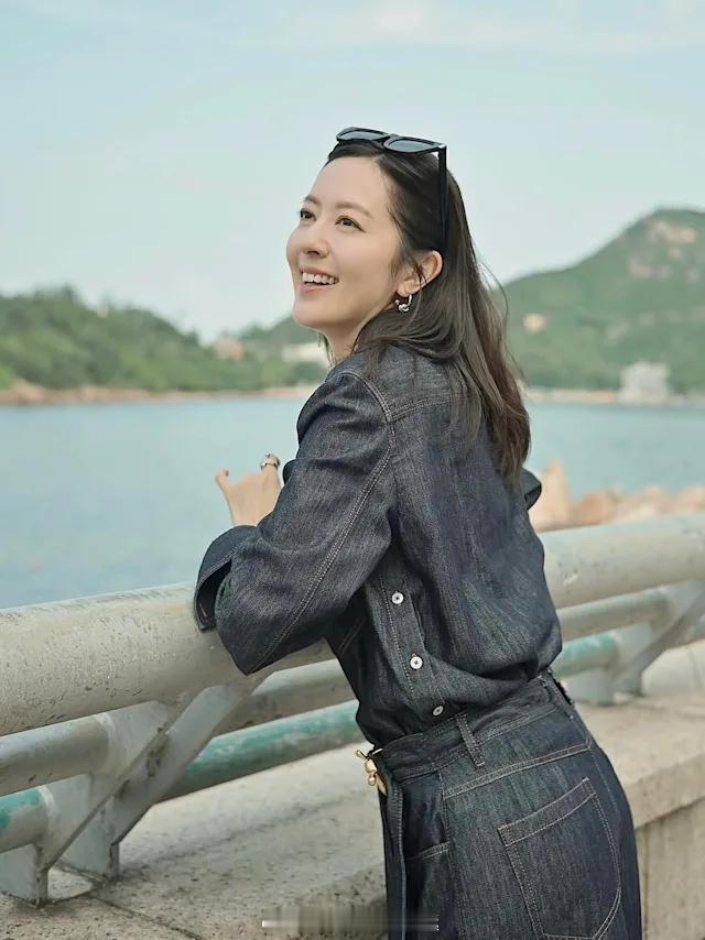 「唐诗咏 （）曾被漠視與背叛 兩度衝出錄影廠落淚..」唐詩詠近日參演ViuTV 