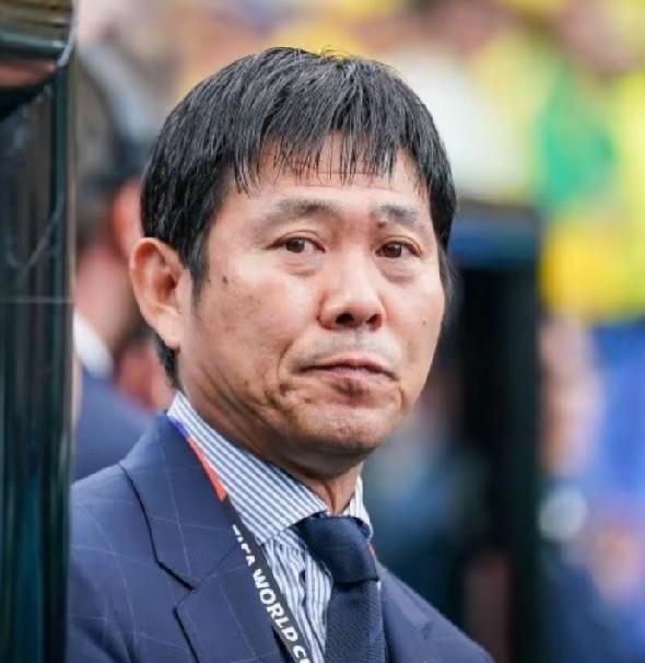 大写的不甘，日本队最后读秒被绝杀，森保一的脸上，几乎看不到任何变化，但强忍的泪水