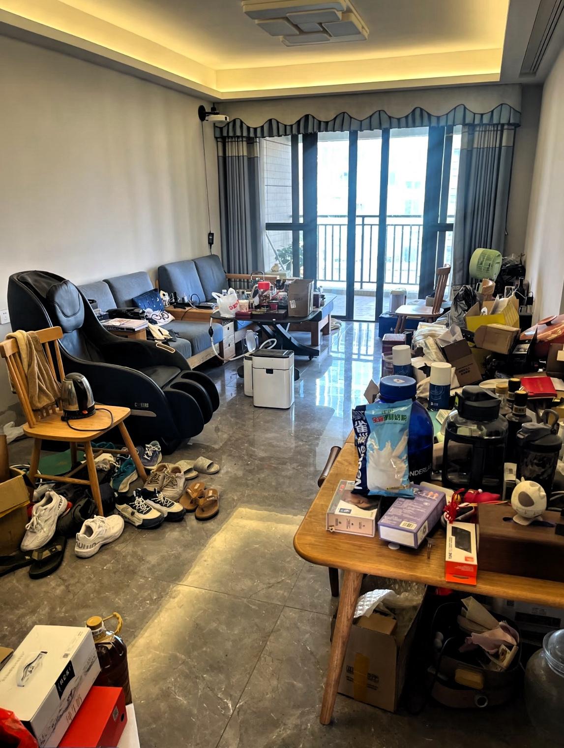 一句道尽世情真相的话：
“极致的节俭背后，往往不是贫穷，
而是一种深刻的不安全感