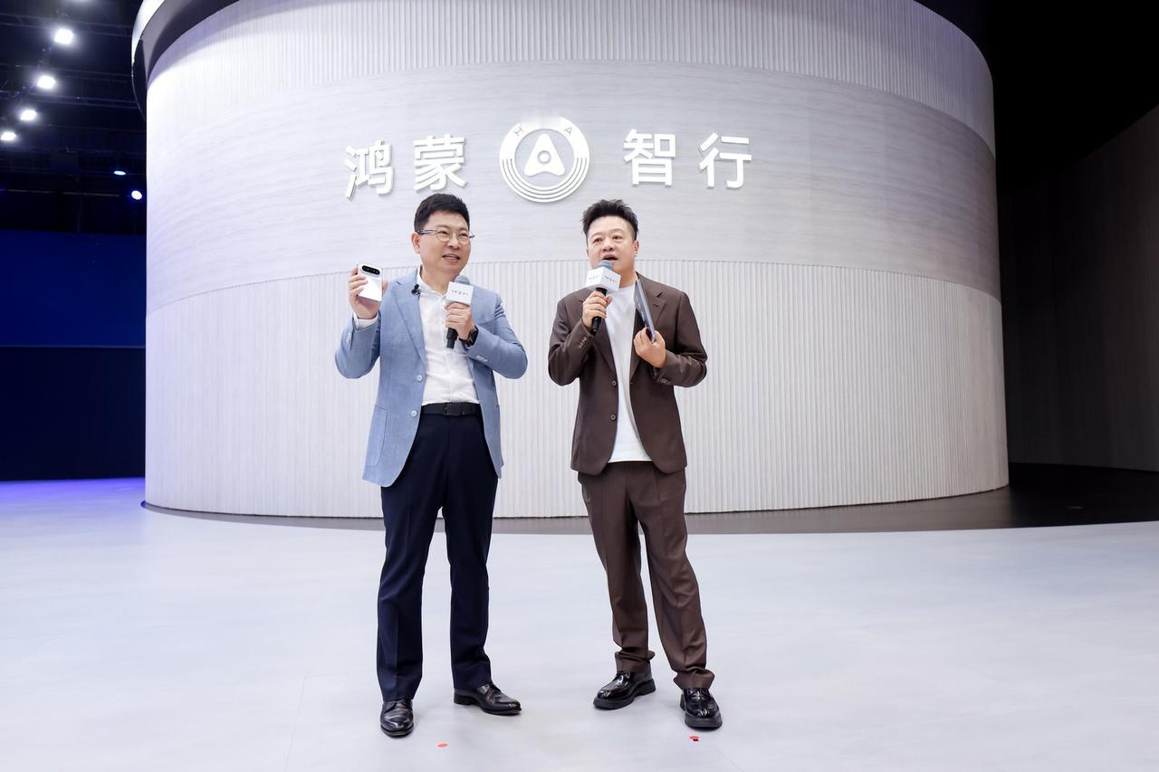 生态合力助推产业进阶，鸿蒙智行助力中国汽车向上发展
汽车行业竞争迈入全新阶段，体