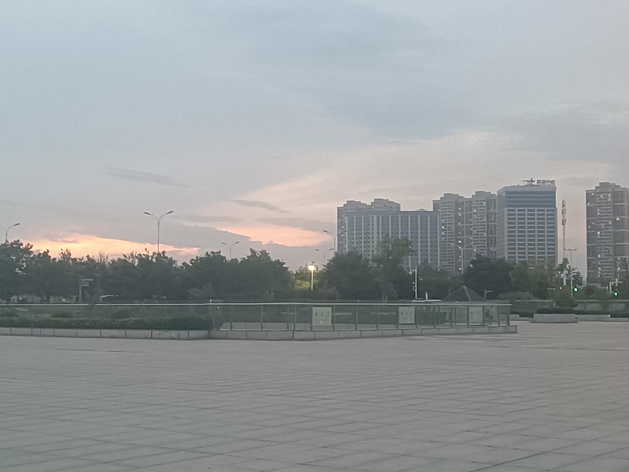 一个头部985学霸是如何被他妈妈养废的？
       我最近接触到好多躺平养废