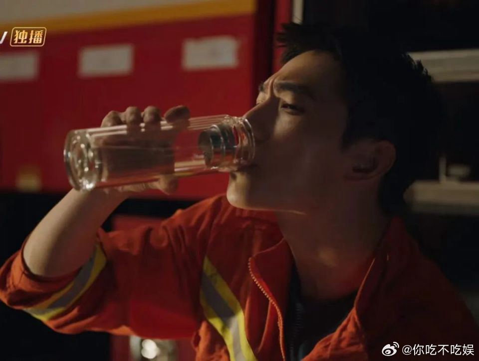 真的每看杨洋演的这个片段，都会被他狠狠的油到 