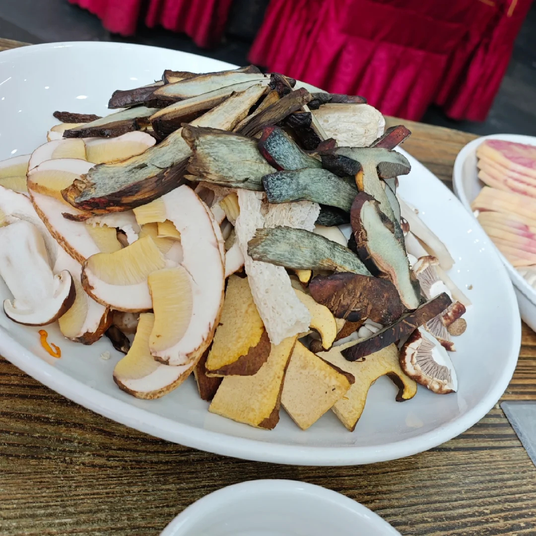 丈夫以为妻子是蛇打斗至27楼  这种中毒新闻真的不是应该娱乐化的从楼下打到 27