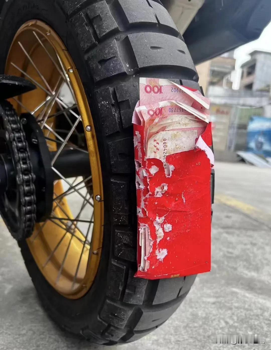 生命在于运动，财富在于流通。要多出去溜达🚶🚶[烟花]。祝大家新年快乐，龙年大