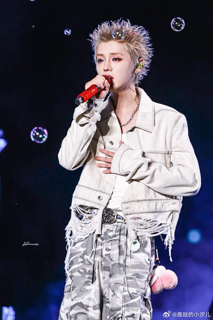 鹿晗  lh鹿晗season4亚洲巡演 你是世间最可爱的小星星