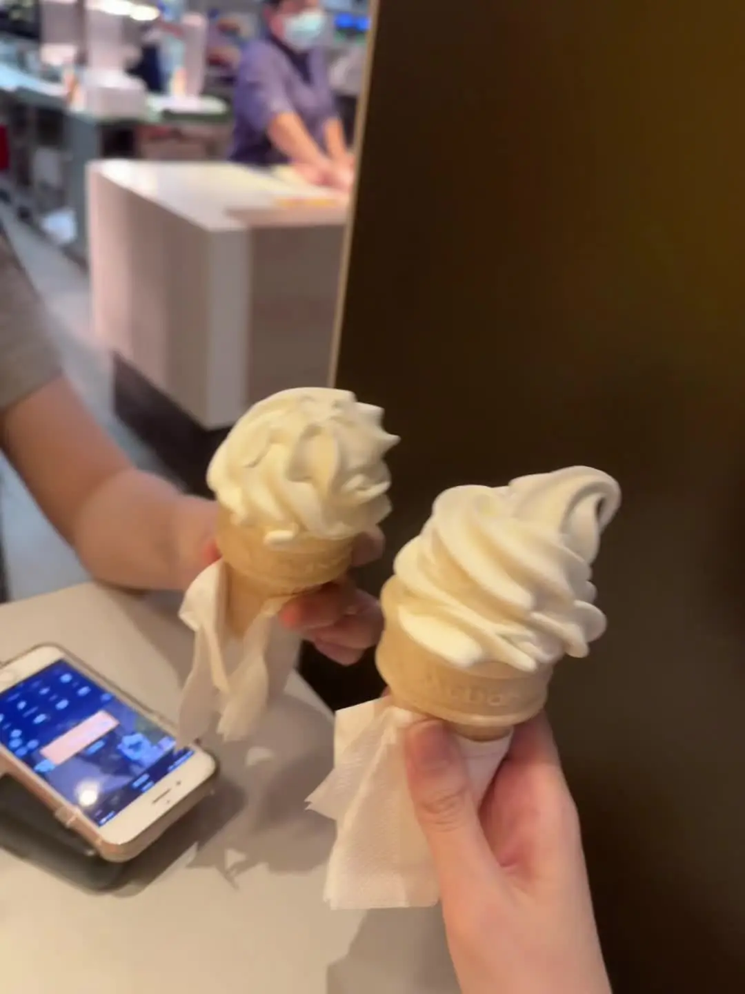 没办法对爱人说出 别放弃我好吗这种话 却一直在期待被紧紧握住