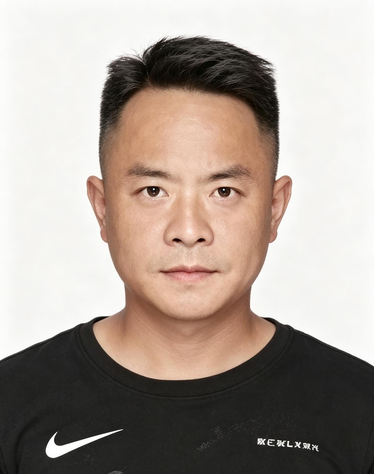 冉俊，男，1981年10月出生，中国残疾人硬地滚球队教练、重庆市残疾人硬地滚球队