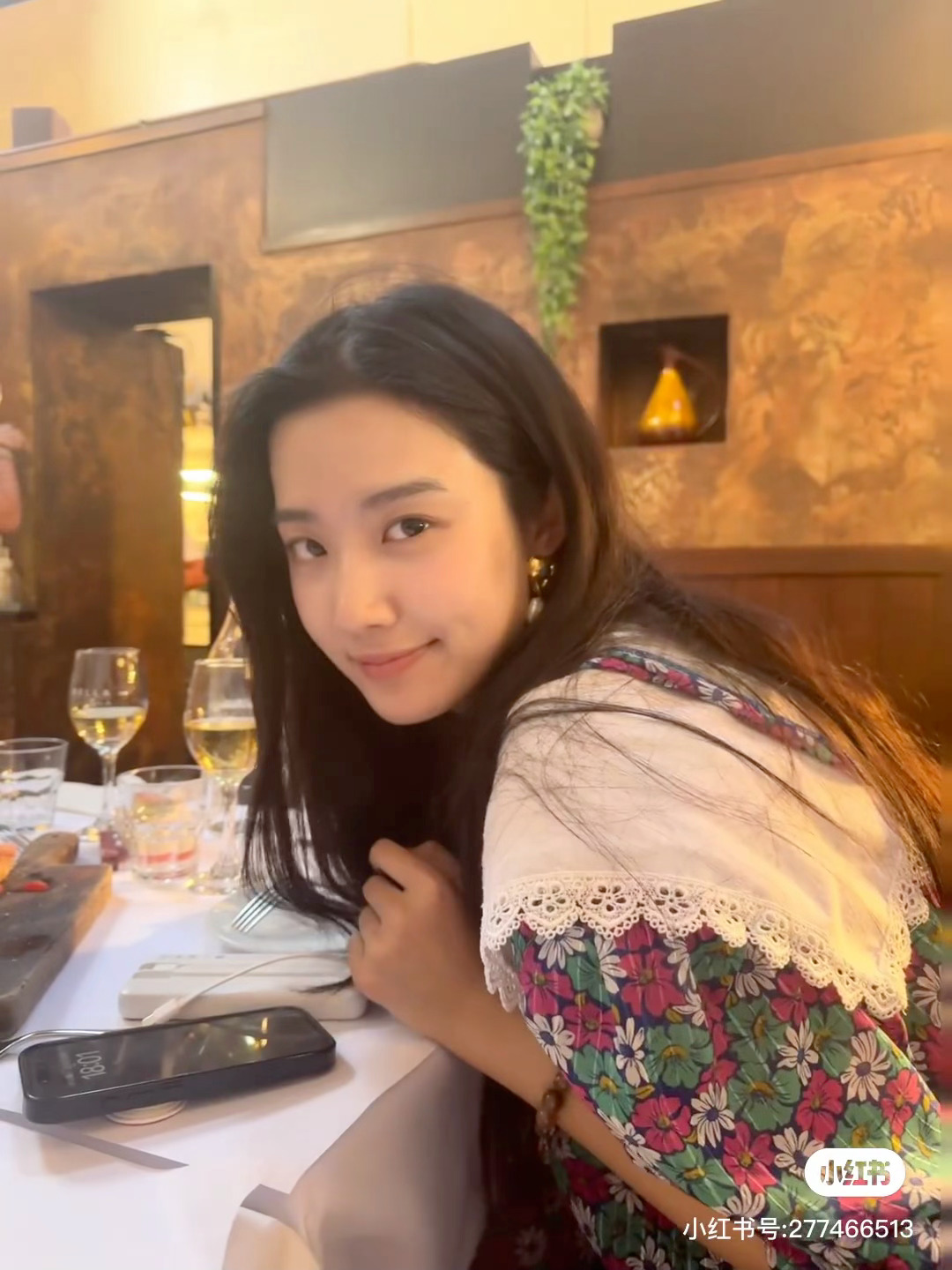 卢昱晓  🌷卢昱晓折月亮🌷卢昱晓云厘“散发着整个宇宙的光芒，你就是宇宙的重心