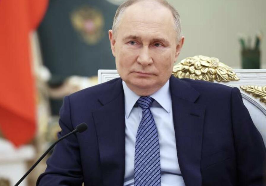 近期俄罗斯官方表示，普京正在策划下一次的访华时间，现在正在跟中国进行沟通。

要