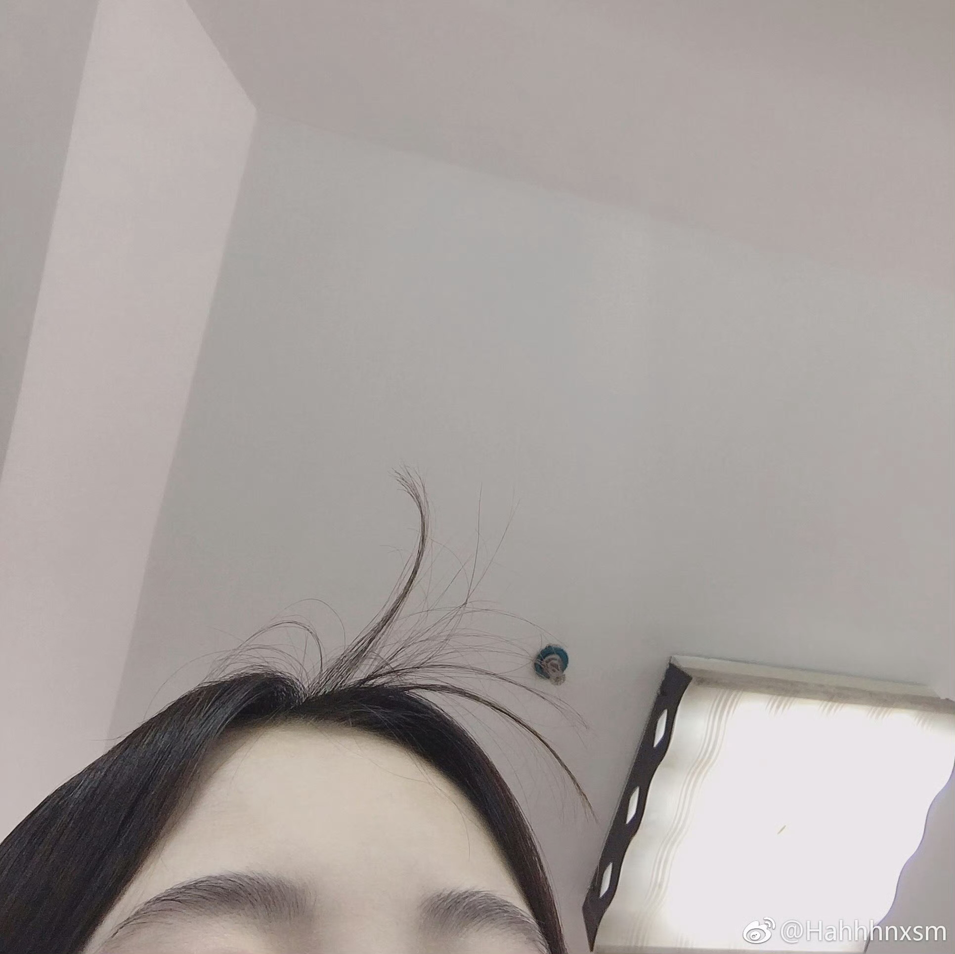 哈哈哈哈哈哈一八年的小鞠连胎毛炸毛了也会和我们分享的宝宝 