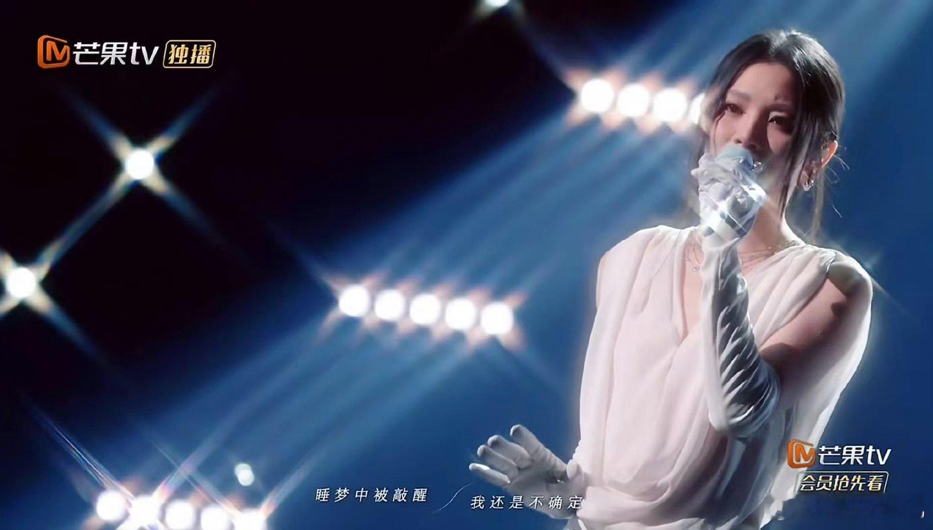 周兴哲姚晓棠的屋顶上男帅女美 声生不息周兴哲姚晓棠的适配度满分！男帅女美合唱太好