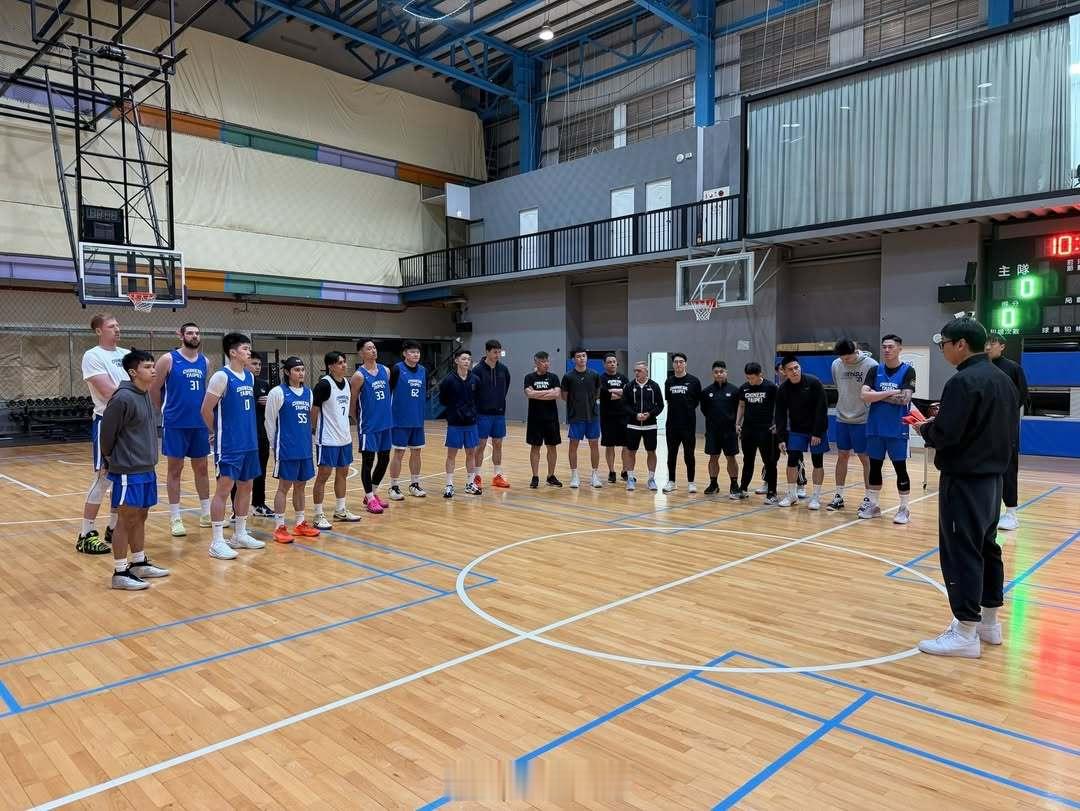 中国男篮 中国台北男篮大年初二开工，更合理一些而我们，大过年的，最起码，来个全家