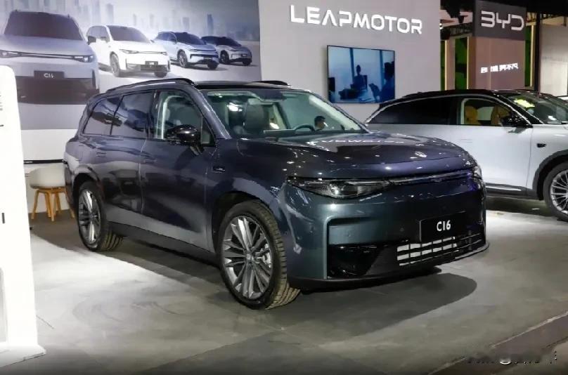 年底打算买6座SUV，这台销冠了解一下?

眼看春节假期和年终奖都要来了，很多有