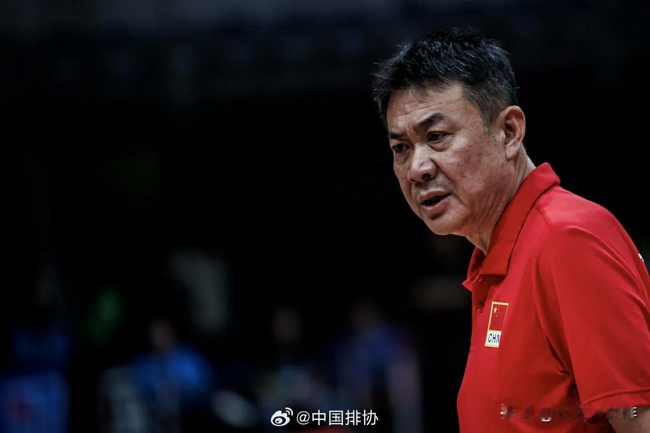 #中国女排还需不需要换帅？#
换啥帅，也不看看现在什么时候了！
如果真想换帅，去