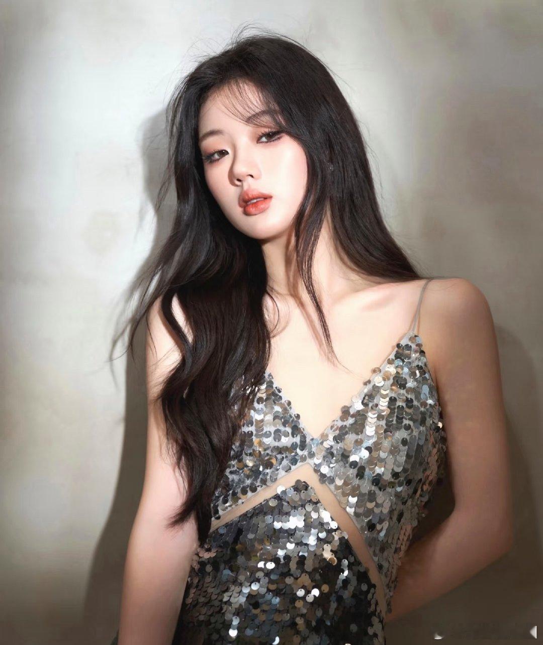 江苏卫视跨年首波阵容摊牌了江苏卫视跨年 江苏卫视跨年首波阵容揭晓，单依纯惊喜加盟