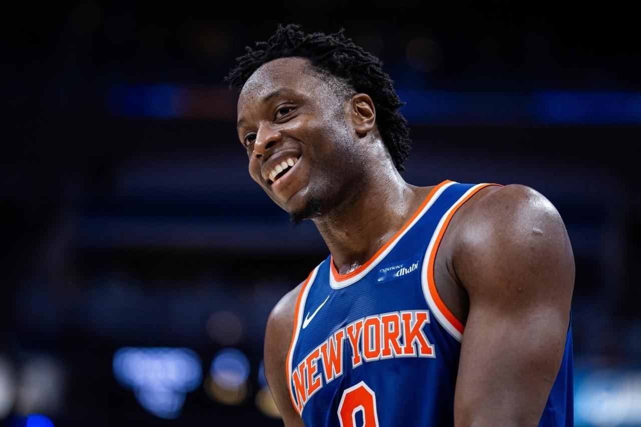 问：尼克斯的布里奇斯和阿奴诺比转手卖，能卖几个首轮？雄鹿听取字母哥交易报价