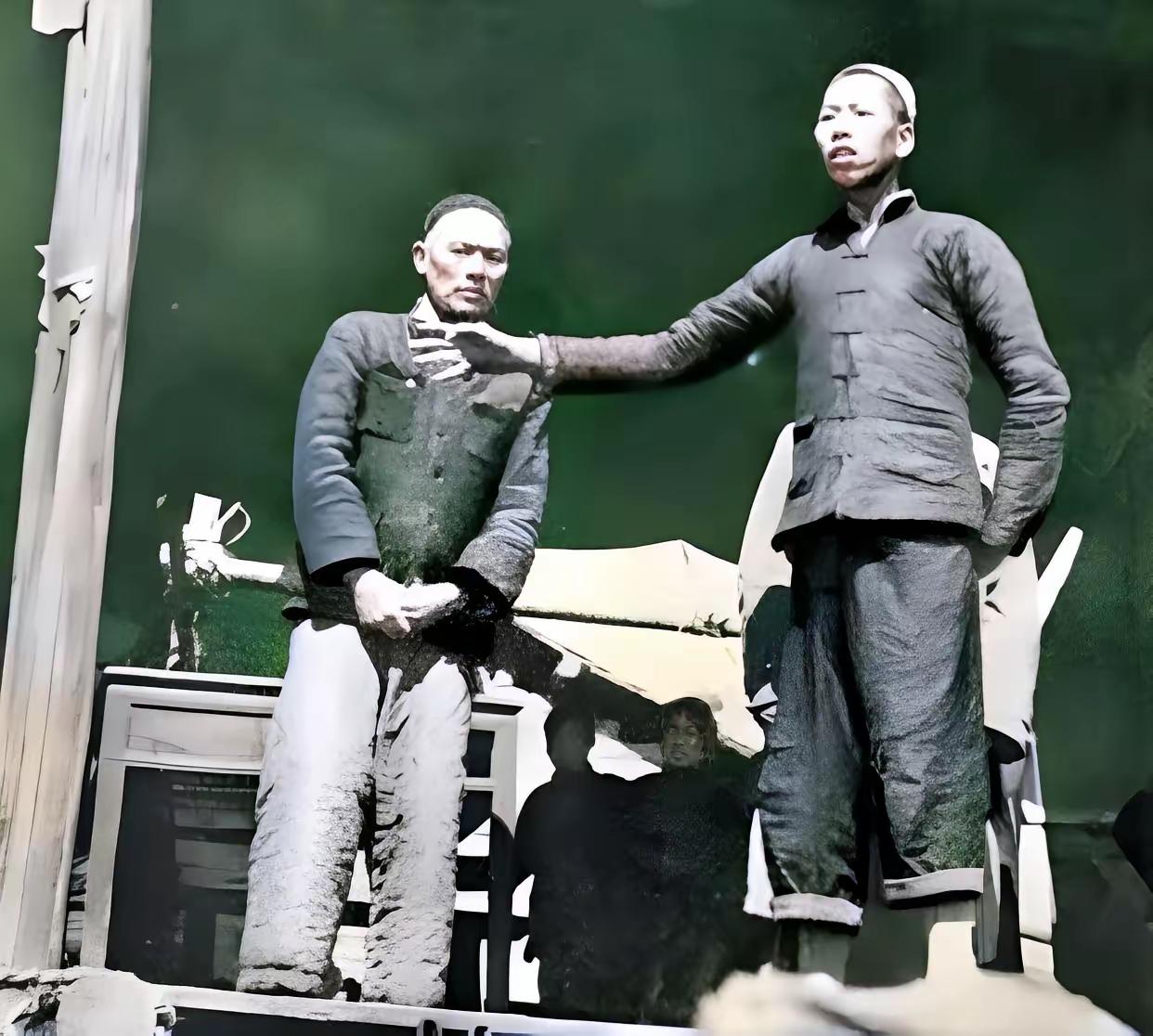 1947年腊月的一个深夜，豫东的地主郭良知做了件让全村人都炸开锅的事——他悄悄把