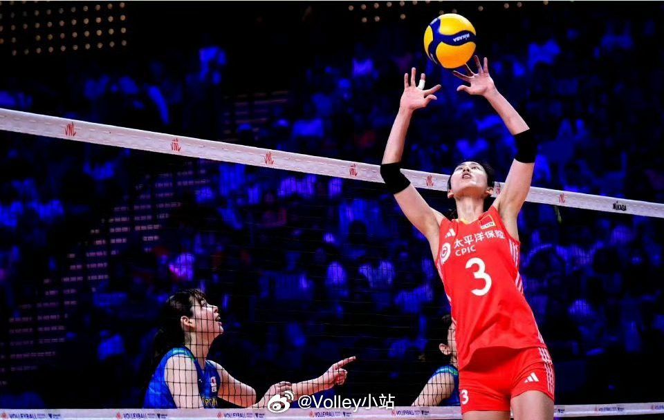 最新公布的中国女排集训名单，老将刁琳宇回归国家队，感谢现役吴梦洁庄宇珊领衔女排名