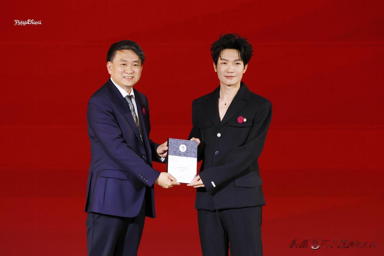 12月19日，陈楚生受邀参加在北京举行的《中国新闻周刊》年度影响力人物盛典。
