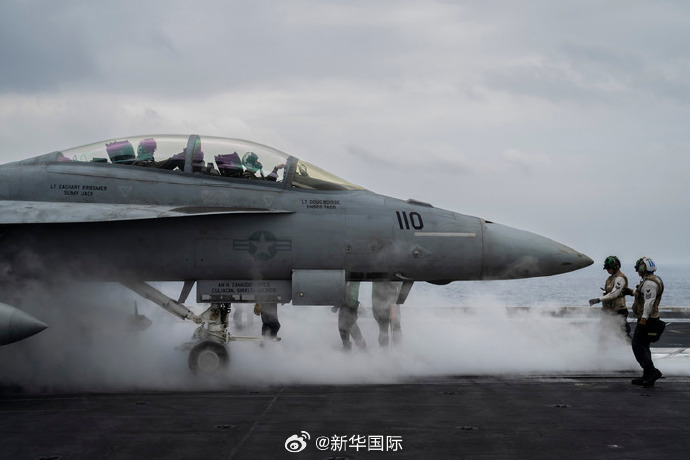 【#美航母连损三架军机后驶离红海#】#杜鲁门号航母连损三架超级大黄蜂# 据新华国