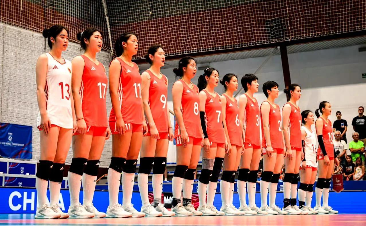 北京时间今天凌晨，U19女排世锦赛第一阶段小组赛D组第四轮的比赛中，中国队1-3