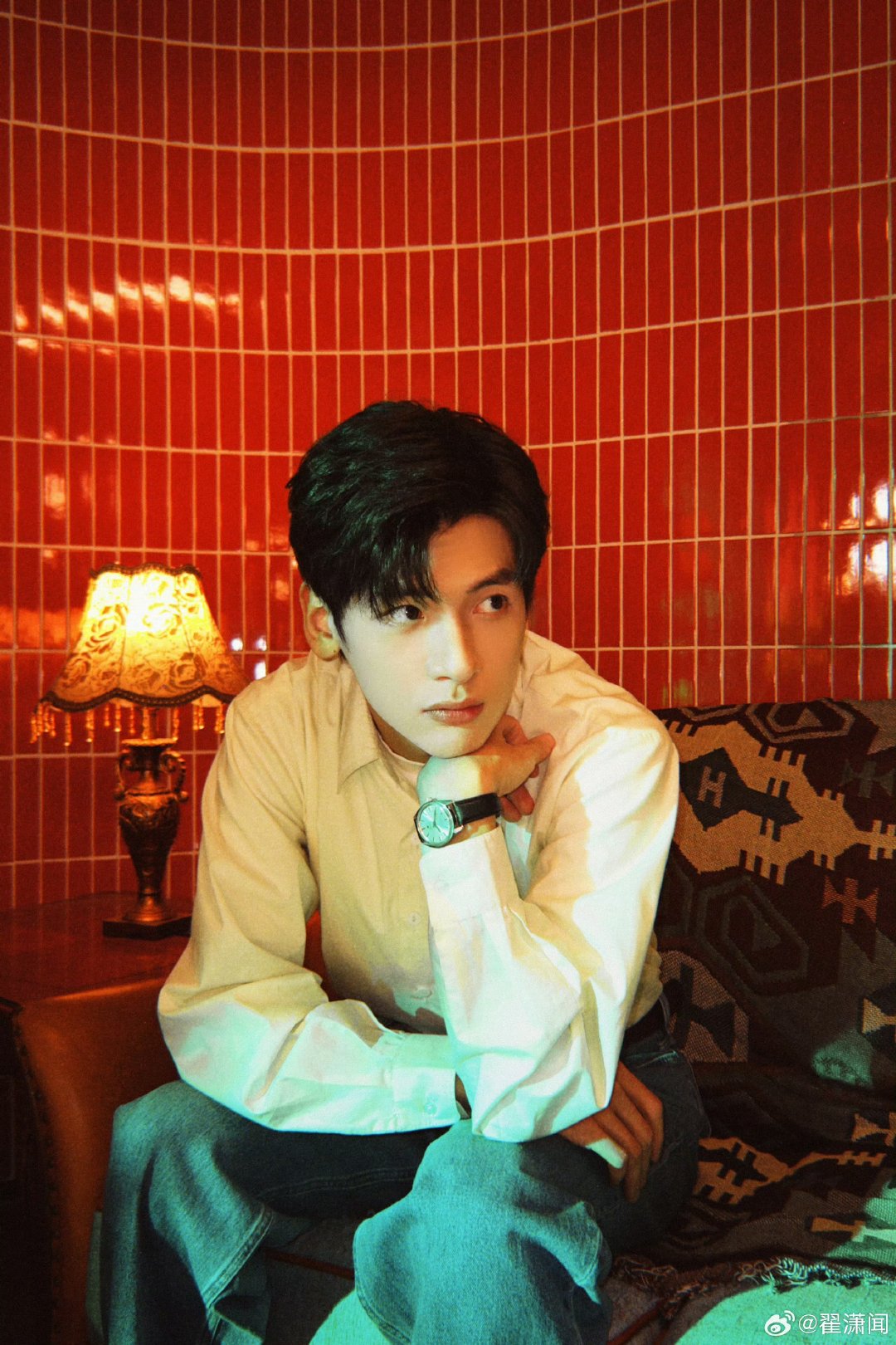 吴宣仪翟潇闻合唱一样的月光一柔一稳的搭配让歌曲的情绪更有感染力你好星期六