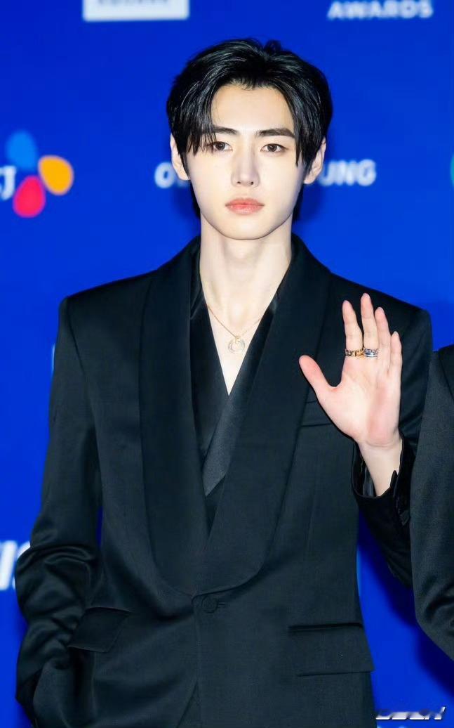 【新闻】朴成训将担任Music Bank Global Festival MC 