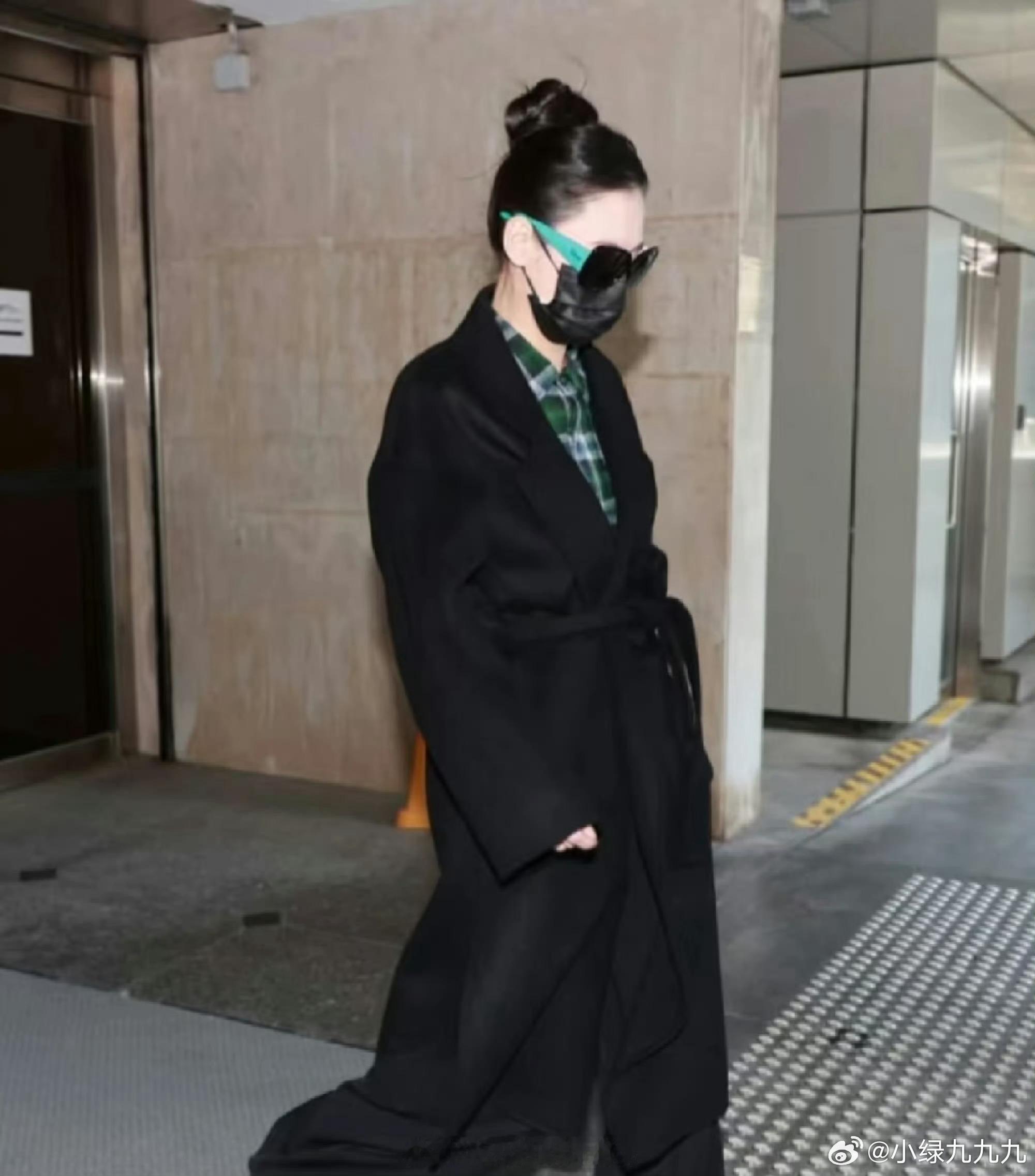 张柏芝出庭 神图哎 港台艺人好多跟经纪公司打官司的…… 