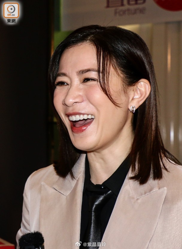 【On.cc】佘詩曼譚耀文最親密僅挨膊頭　拍劇萬歲一人一隻雞視后佘詩曼、譚耀文、