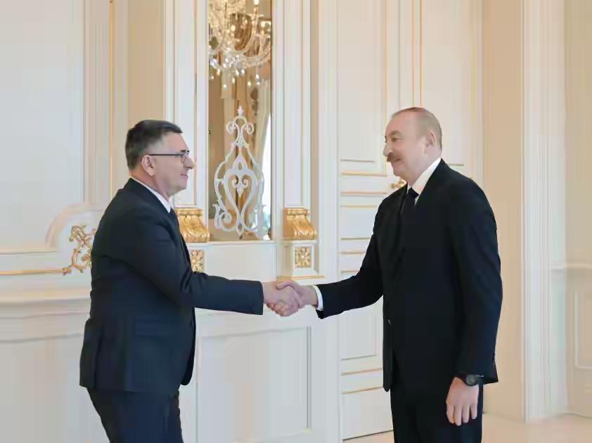 突发！美军MC-130J特种飞机降落阿塞拜疆，要从北部突袭德黑兰？