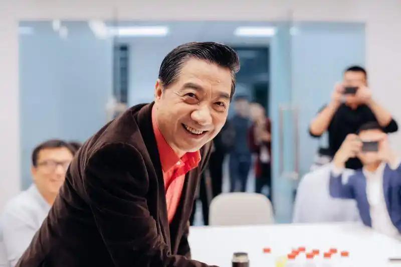 张召忠：特朗普当初的封锁都成了回旋镖，中国输得起，美国念经不好使了

特朗普时隔