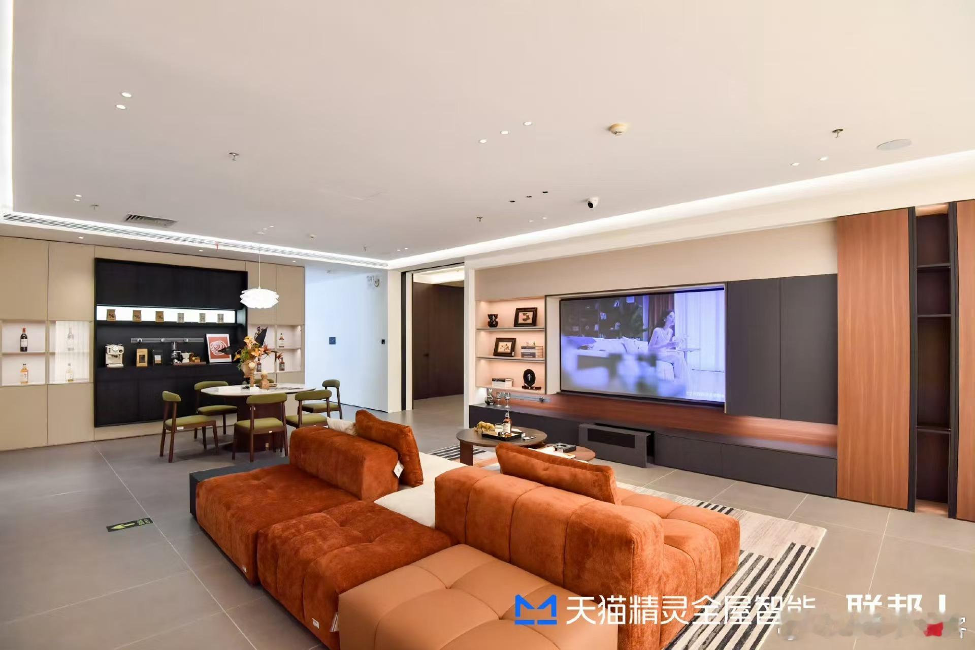 笑死！自从有了天猫精灵全屋智能，我家成了“躺平基地”！早上想赖床，喊它拉开窗帘；