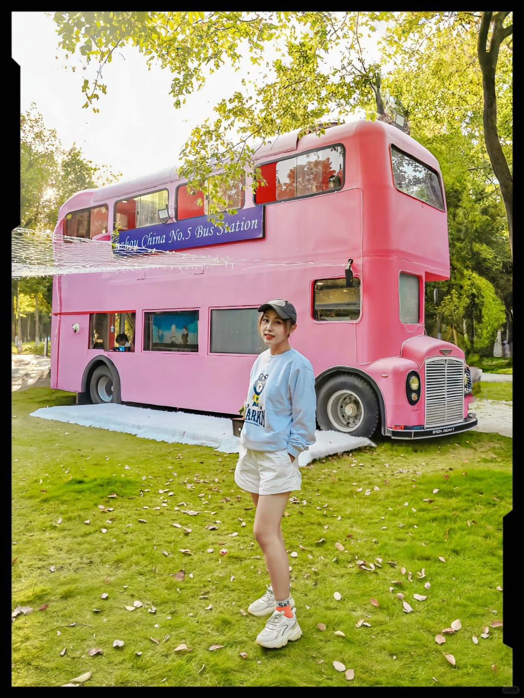温州惊现骚粉色大巴车🚍