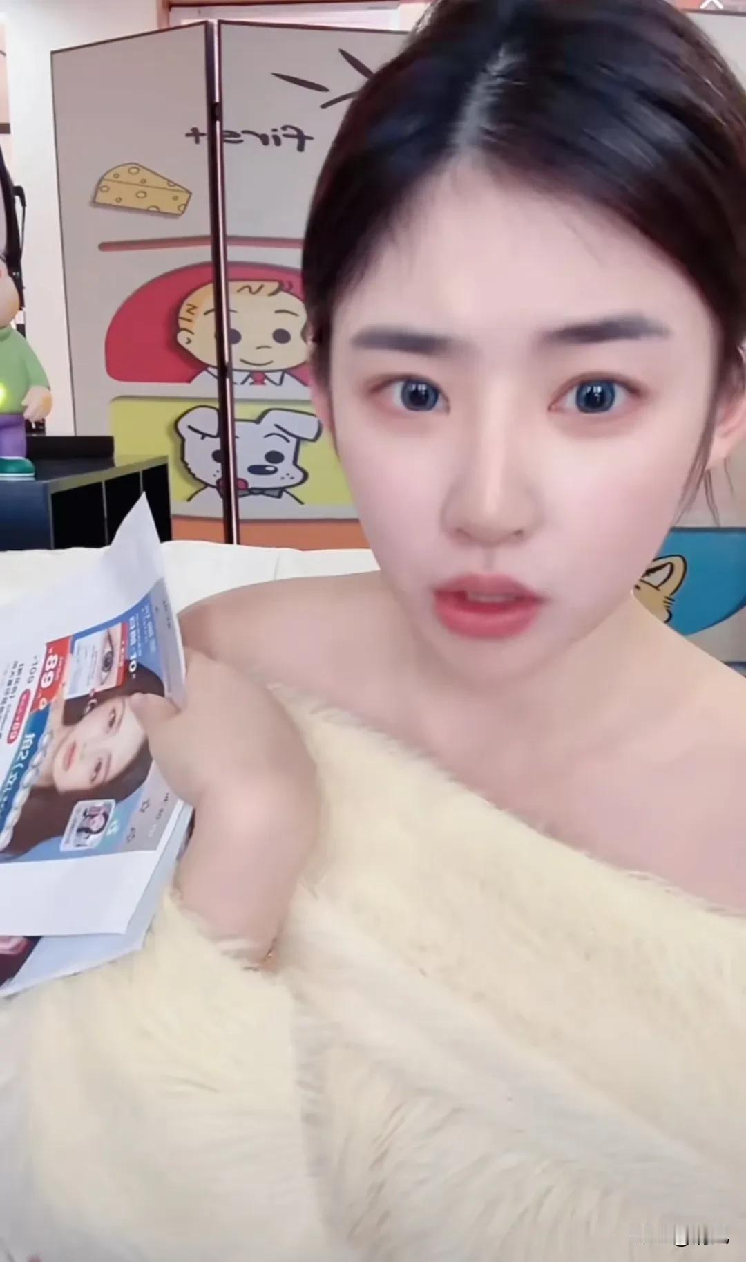 未婚生女还不公布孩子父亲，这要是换做别人，估计早就被骂惨了！

但黄一鸣做到了，