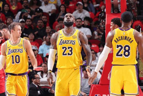 湖人30秒差6分追进加时逆转火箭，系列赛大比分湖人3-0领先04月25日讯 NB