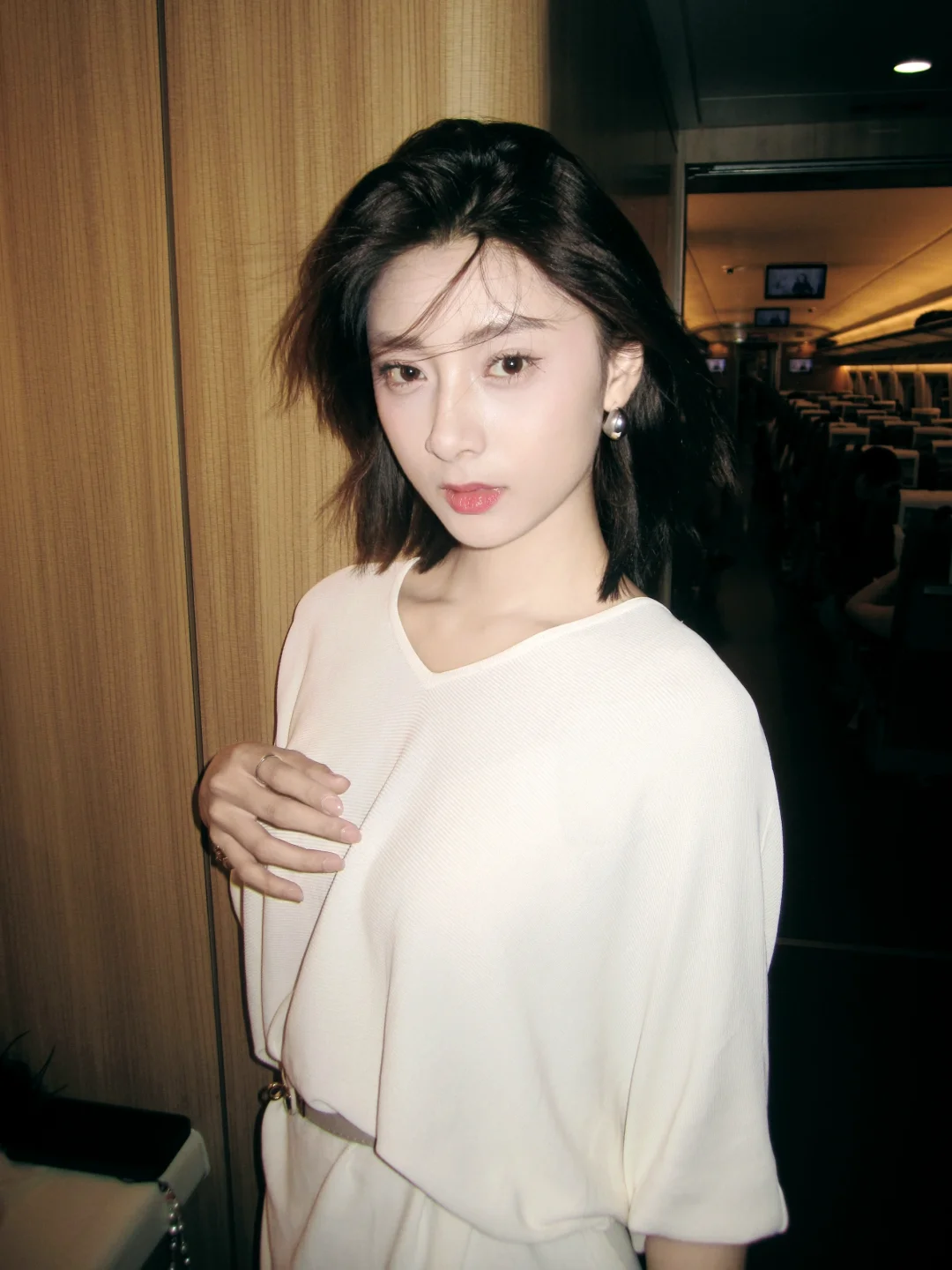 怎么会有这么清冷的美女～